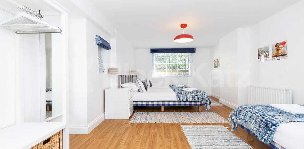 			NEW INSTRUCTION!, 2 Bedroom, 1 bath, 1 reception Flat			 Bedford Place, RUSSELL SQUARE